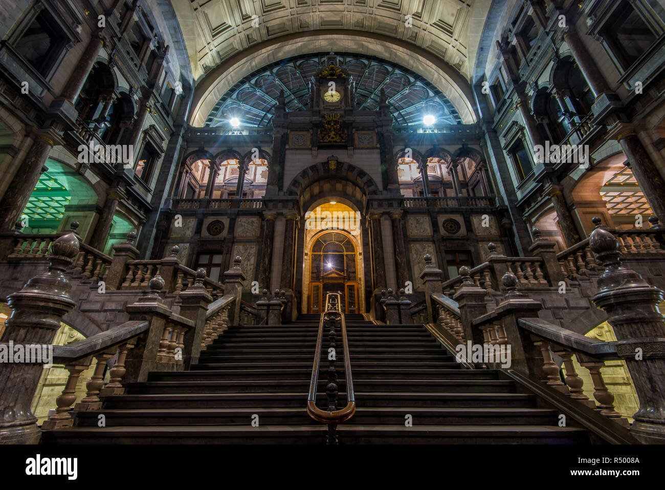 Die historische Inneneinrichtung der Antwerpener Hauptbahnhof, Belgien Stockfoto