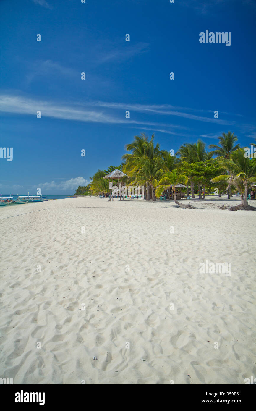 Kalanggaman Island ist eine der schönsten Inseln der Philippinen. Das Wasser so klar und blau, im Sand so weiß wie Pulver. Stockfoto