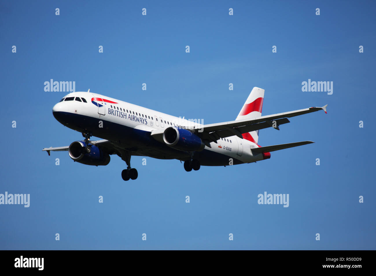 British Airways Airbus A320-232 G-EUUS JET macht es auf dem Flughafen Edinburgh zu Land Stockfoto