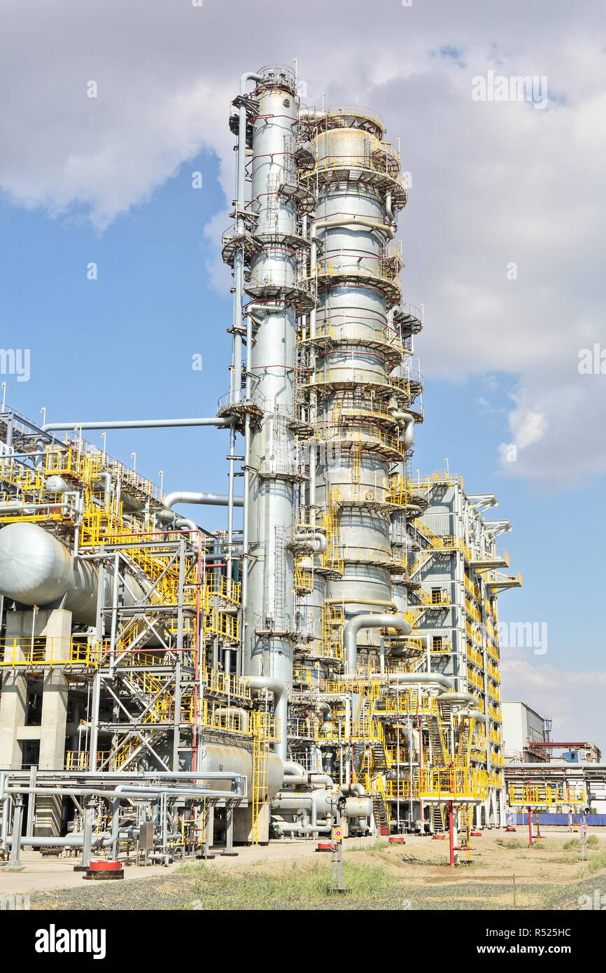 Ein neu gebautes-werk KazMunaiGaz 110.000 b/d Edirne Raffinerie im Westen Kasachstans aktiviert Produktion moderner Kraftstoffe und Petrochemie Stockfoto