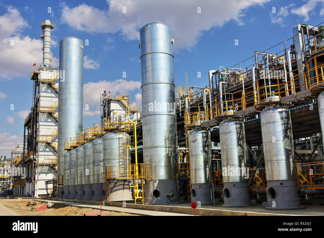 Neu gebaute Wasserstoffreinigung und Produktion bei 110.000 b/d KazMunaiGaz Edirne Raffinerie in Kasachstan mit mehr als 16.000 N M3/h Kapazität. Stockfoto