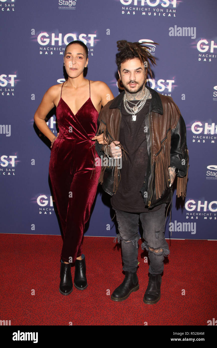 Gäste bei der Premiere des Musicals "GHOST" im Operettenhaus Hamburg bietet: Alexa Benkert, Iosep Wo: Hamburg, Deutschland Wann: 28 Okt 2018 Credit: Becher/WENN.com Stockfoto