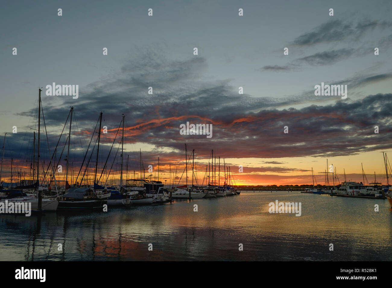 Sonnenuntergang am Scarborough Marina Stockfoto
