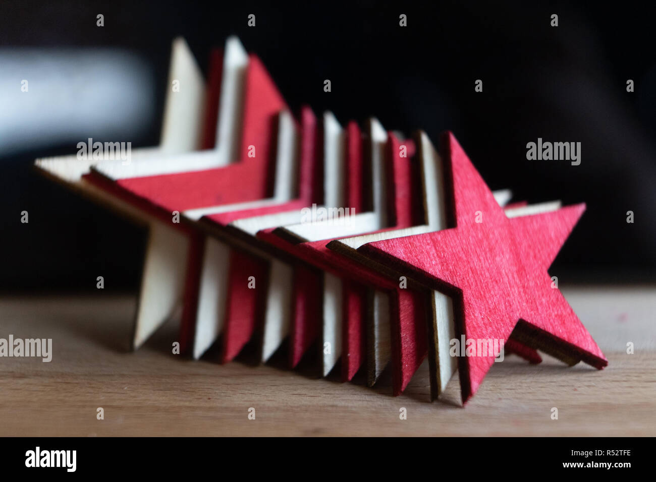 Holz- bunte Sterne Stockfoto