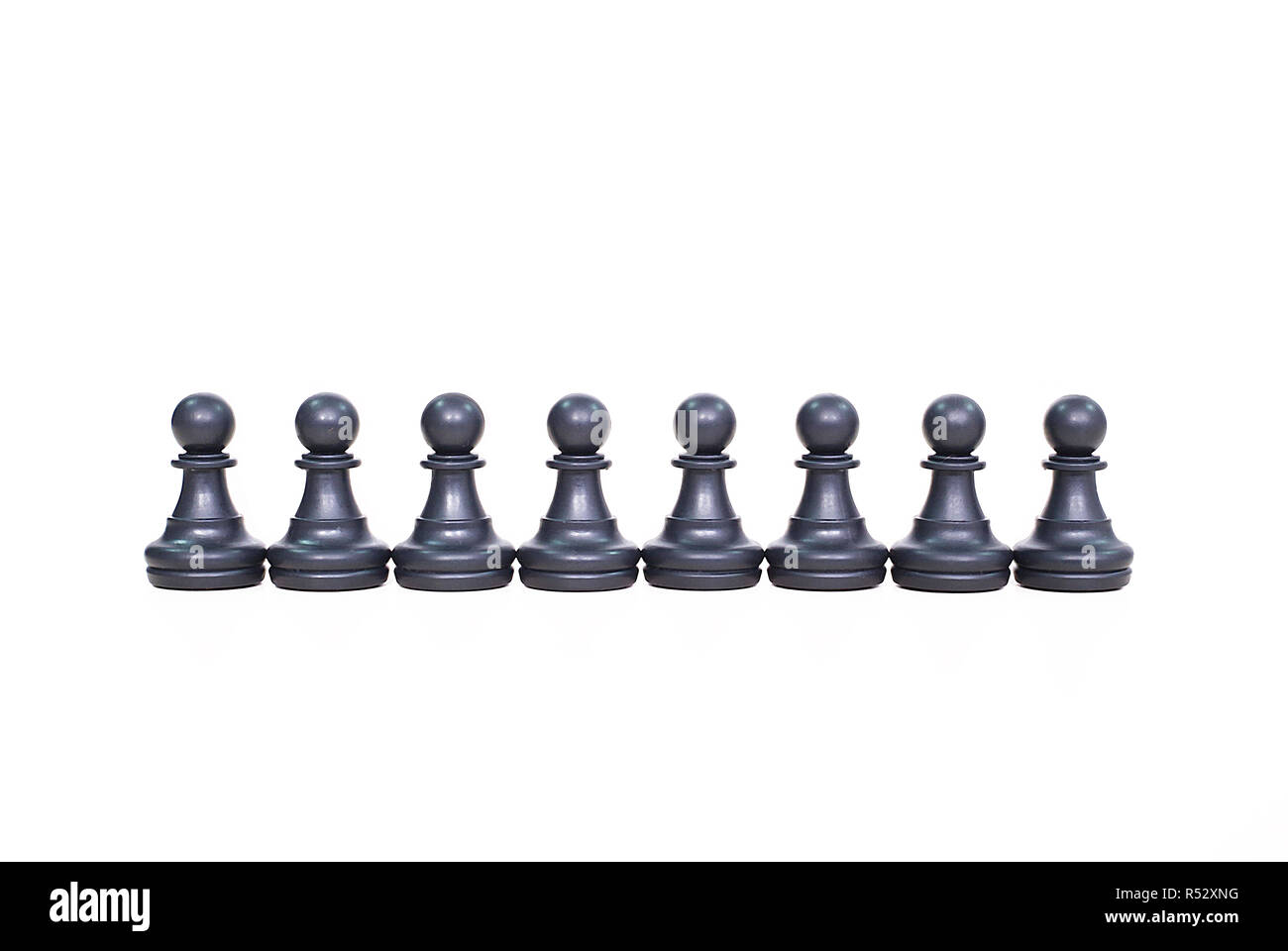 Schach schwarze Bauern. Auf den weißen Hintergrund isoliert. Stockfoto