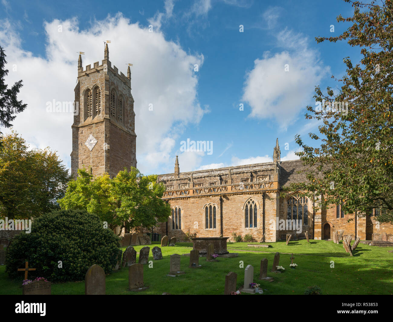 Die Pfarrkirche St. Georg (C-E), Lower Brailes, Warwickshire, England, Vereinigtes Königreich Stockfoto