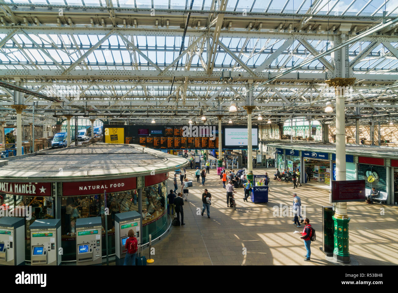 Edinburgh Waverley Station, Schottland, Großbritannien. Stockfoto