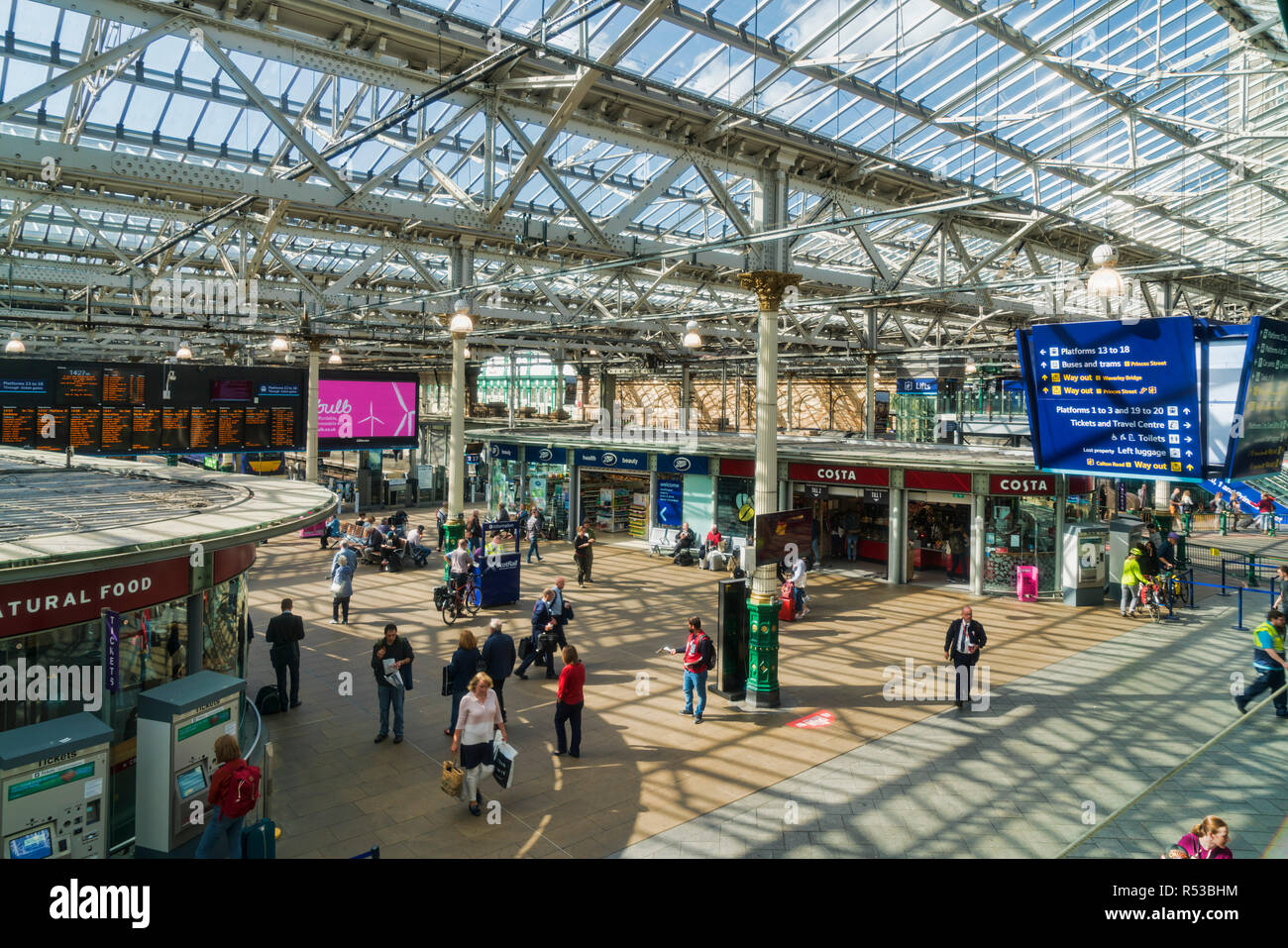 Edinburgh Waverley Station, Schottland, Großbritannien. Stockfoto