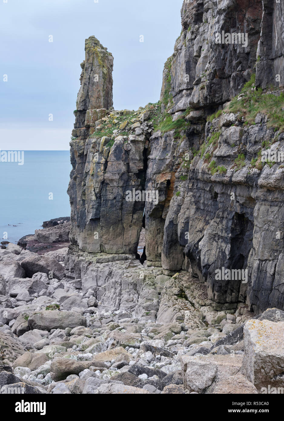 Meer Stack in St. Govan, Pembrokehsire, Wales Stockfoto