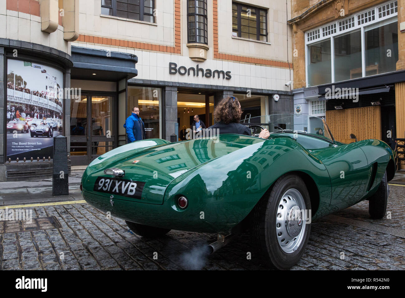 London, Großbritannien. 29. November 2018. Bonhams' Personal bewegen 1954 Arnolt-Bristol Bolide Roadster, eine von nur 130, in der Vorbereitung für eine Versteigerung von historischen und leistungsstarke Renn- und Straßenwagen. Zu den Highlights gehören ein Le Mans Klasse preisgekrönte Jaguar XJ220C angetrieben von David Coulthard (£ 2,200,000-2, 800.000), ein Lister Jaguar Knubbeligen (2,200,000-2 £ 800.000) und eine 1958 BMW 507 von seinem Entwerfer besessen, sowie Ferrari, Aston Martins, Bentleys, Porsches und Jaguare. Credit: Mark Kerrison/Alamy leben Nachrichten Stockfoto