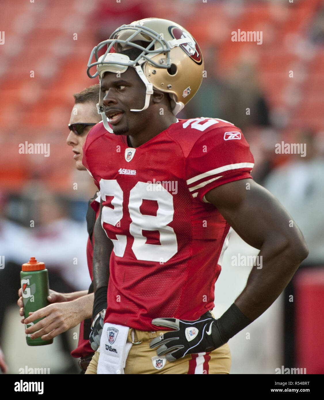 San Francisco, Kalifornien, USA. 2. Sep 2010. San Francisco 49ers Sicherheit Curtis Taylor #28 Schnabel während des Warm ups am Donnerstag, September 02, 2010 um Candlestick Park, San Francisco, Kalifornien. 49ers besiegten die Ladegeräte 17-14. Credit: Al Golub/ZUMA Draht/Alamy leben Nachrichten Stockfoto