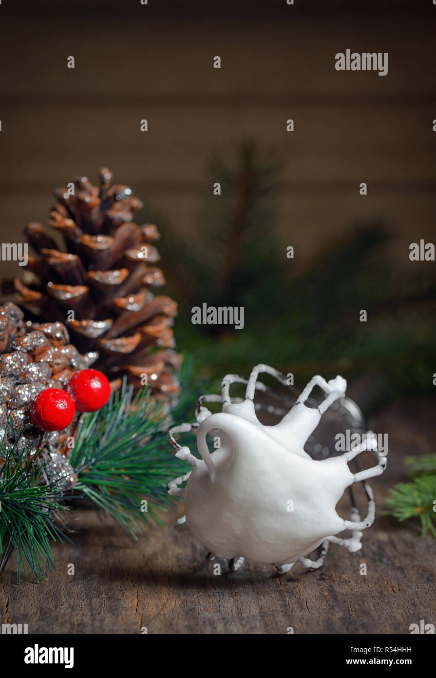 Eischnee an Feiertagen Holztisch Stockfoto
