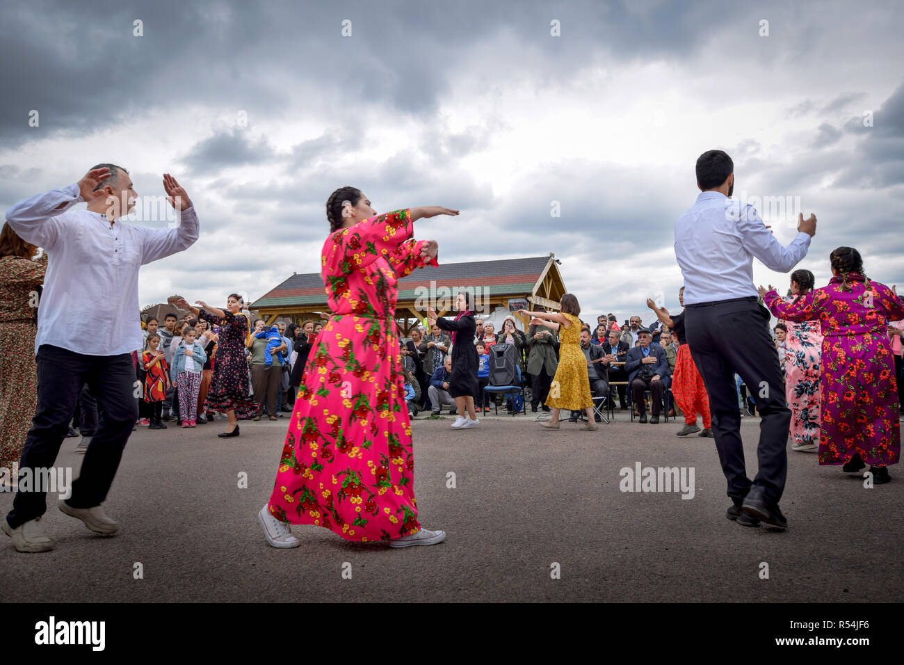 Alevitische folklore Fotos und Bildmaterial in hoher Auflösung Alamy