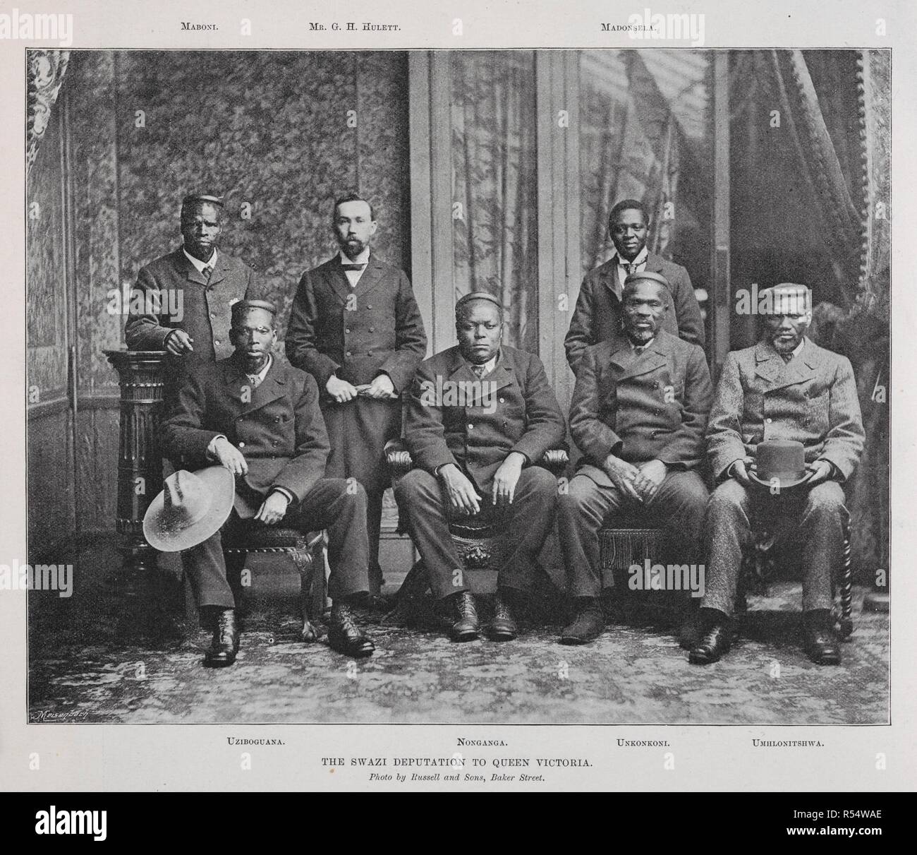 "Die Swazi deputation zur Königin Victoria'. Foto von Russell & Söhne, Baker Street. Ein Gruppenfoto der Abordnung aus Swaziland. Die Illustrated London News. London, 1894. Quelle: Illustrated London News, 1. Dezember 1894, Seite 682. Stockfoto