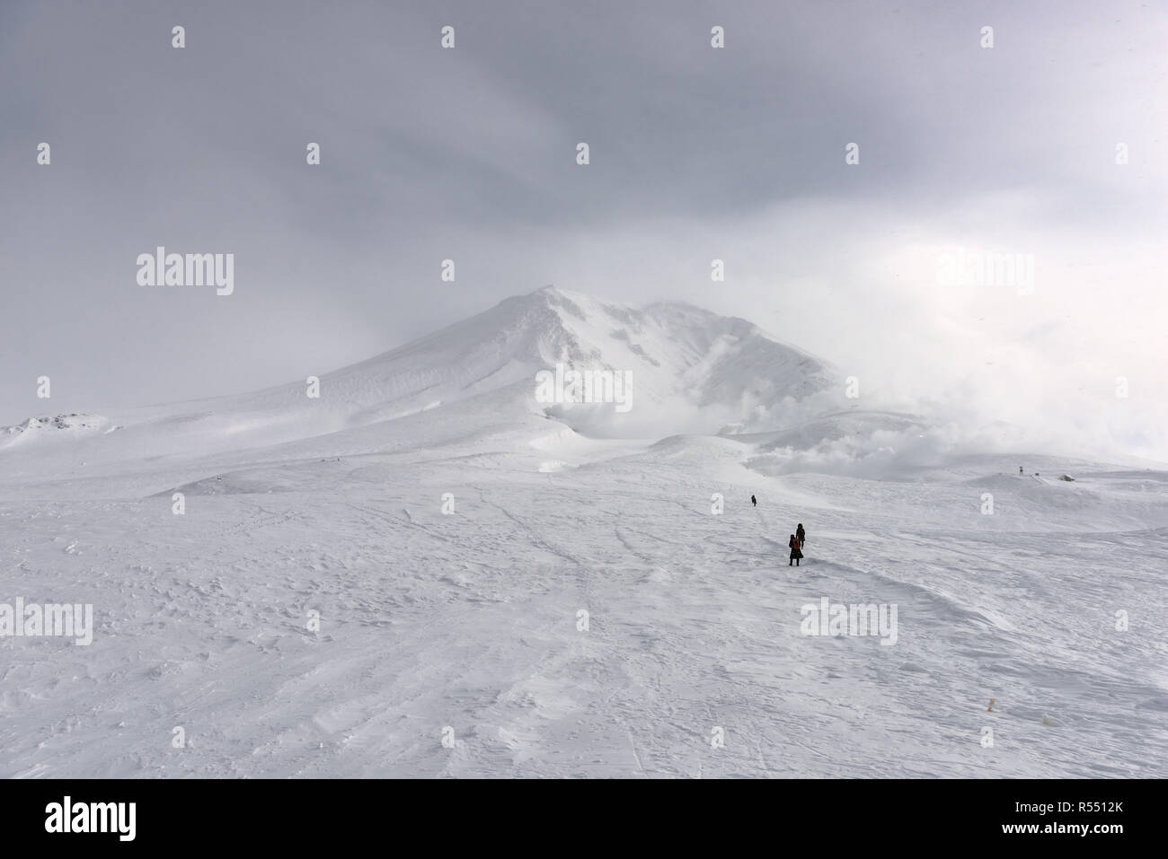 Mt. Asahi, Hokkaido, Japan vulkanischen Gipfel Daisetsuzan Nationalpark während der Wintersaison. Stockfoto