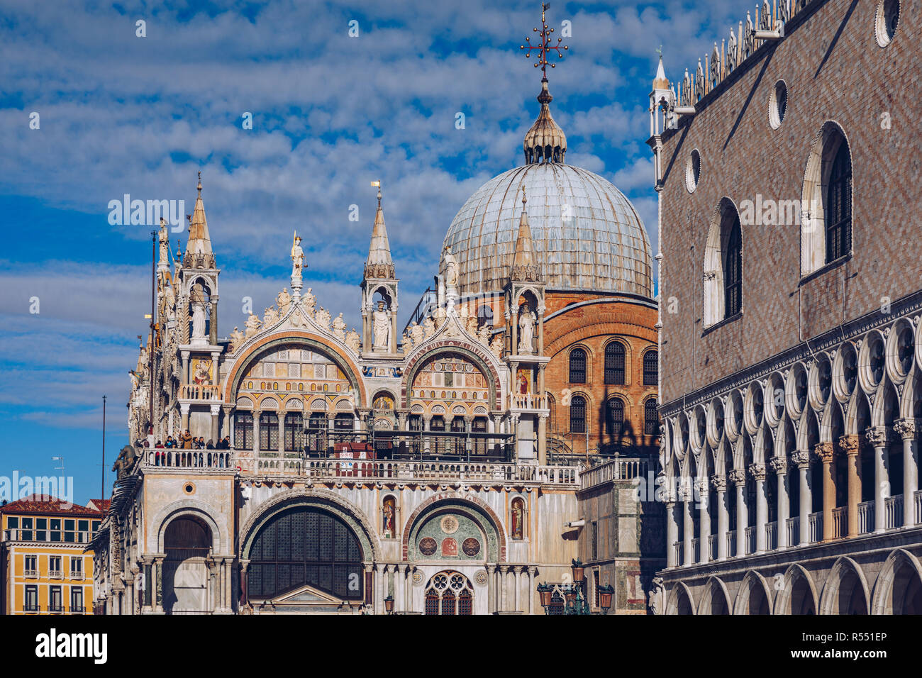 Piazza San Marco mit Campanile San Marco Basilika. Der Hauptplatz der Altstadt. Venedig, Italien. Stockfoto