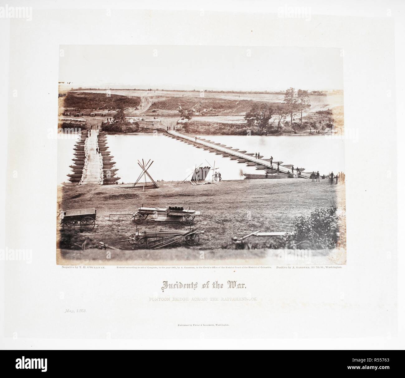 Pontoon Bridge über den Rappahannock (Mai 1863). Gardner's Fotografische Skizze Buch des Krieges. Washington, D.C.: Philip & Solomons, Verlage, [1865]. Quelle: 1784. a. 13 Band 1, Seite 65. Sprache: Englisch. Autor: GARDNER, Alexander. O'Sullivan, Timothy H. Stockfoto