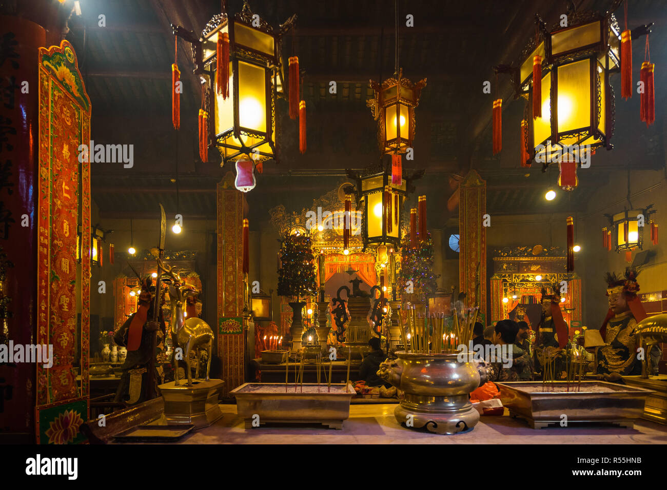 Einen Altar an der Man Mo Tempel. Hong Kong, Sheung Wan, Januar 2018 Stockfoto