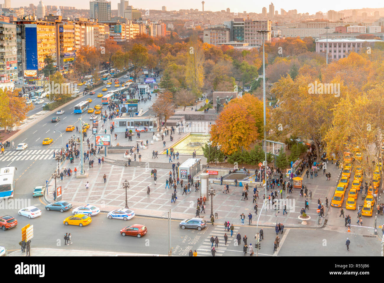 Ankara/Turkey-November 24 2018: guven Park im Herbst. Guven Park in Kizilay, das Stadtzentrum von Ankara Stockfoto