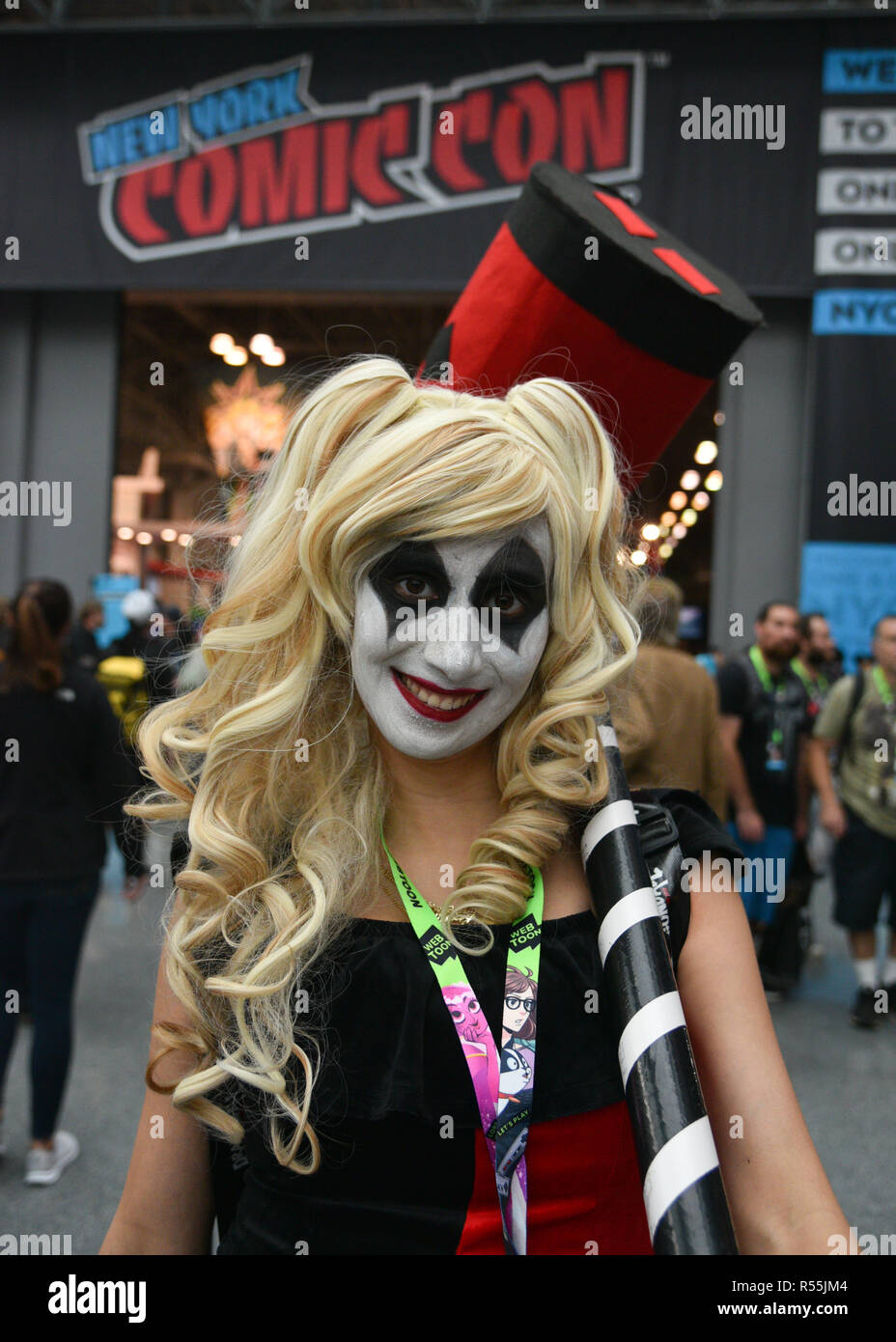 Leute in Kostümen an New York Comic Con bei Jacob Javits Center am 4. Oktober 2018 in New York City. Stockfoto