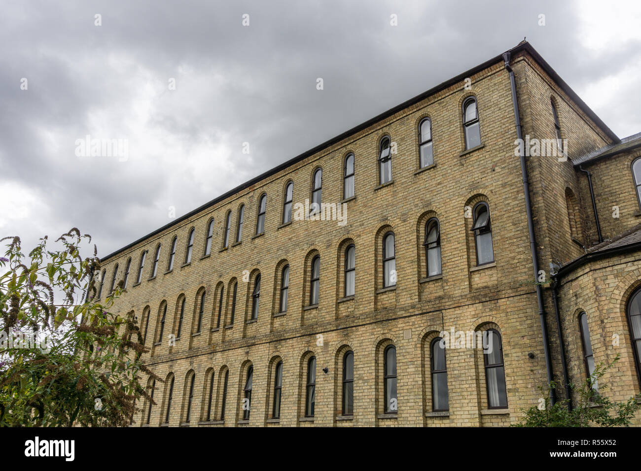 Markham's Court, Buckingham, Großbritannien; eine Mitte des 19. Jahrhunderts Gebäude einer ehemaligen Schuhfabrik. Stockfoto