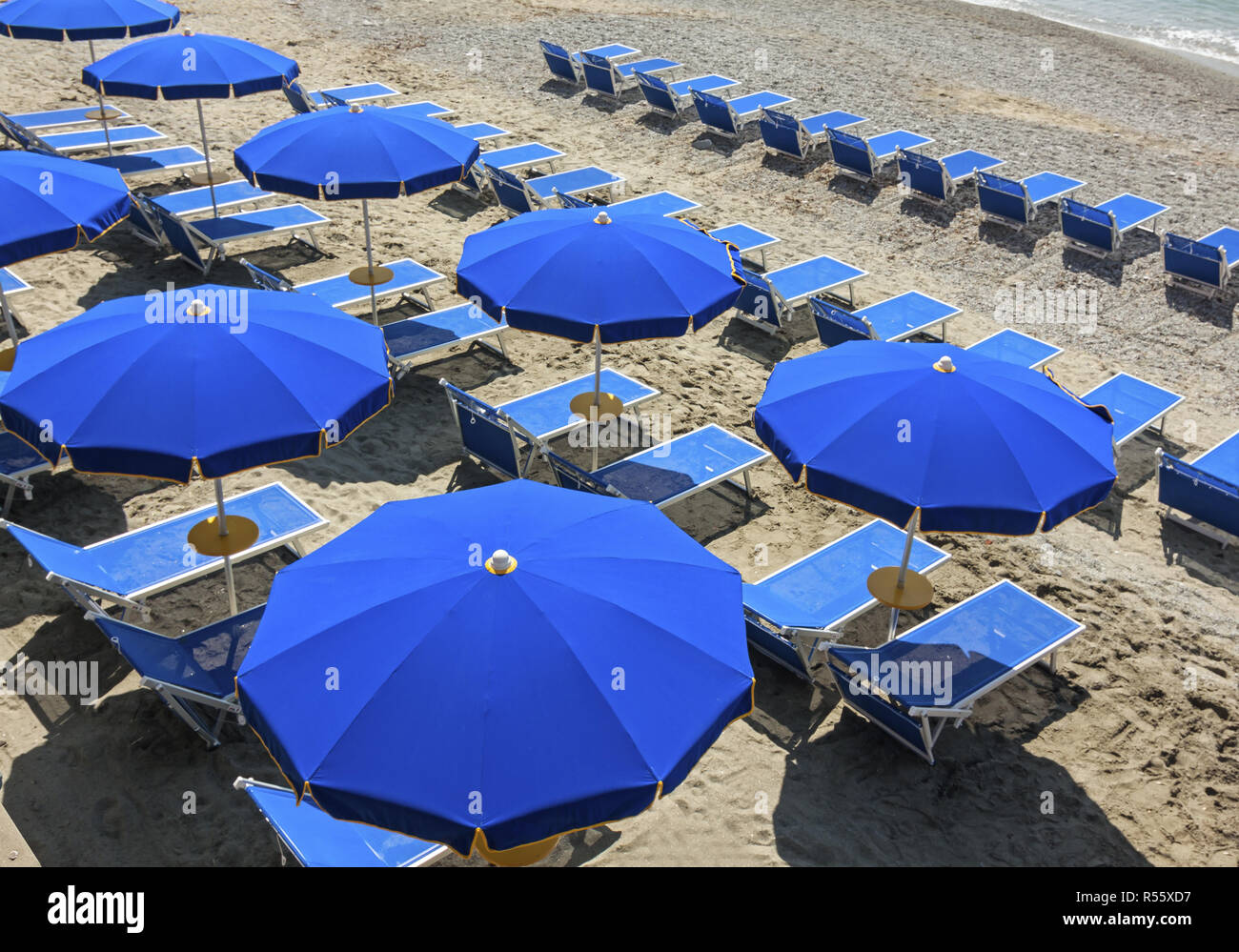 Urlaub und Tourismus-Konzept. Liegen am Paradiesstrand Stockfoto