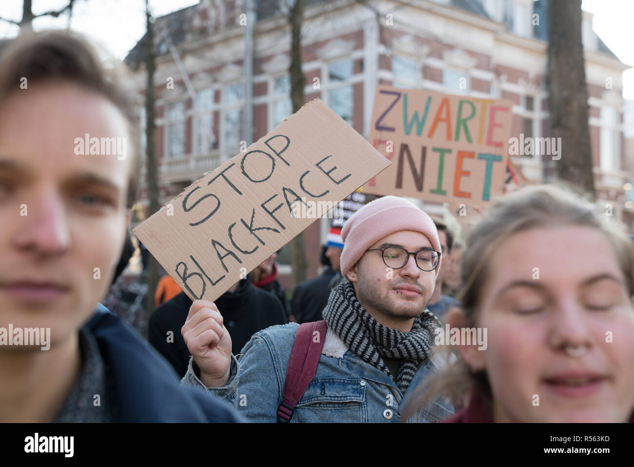 Demonstration in groningen -Fotos und -Bildmaterial in hoher Auflösung