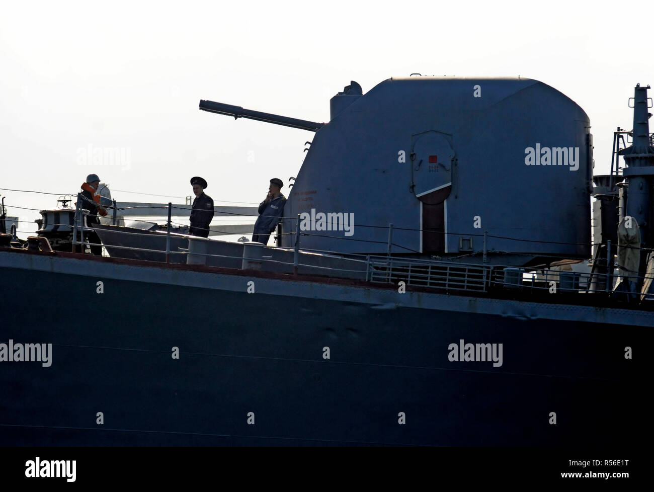 November 2008, Sewastopol, Krim: ein Russisches Kriegsschiff aus dem Schwarzen Meer Flotte im Hafen von Sewastopol. Navires de guerre Russes dans le Port de Sebastopol de Crimée. *** Frankreich/KEINE VERKÄUFE IN DEN FRANZÖSISCHEN MEDIEN *** Stockfoto