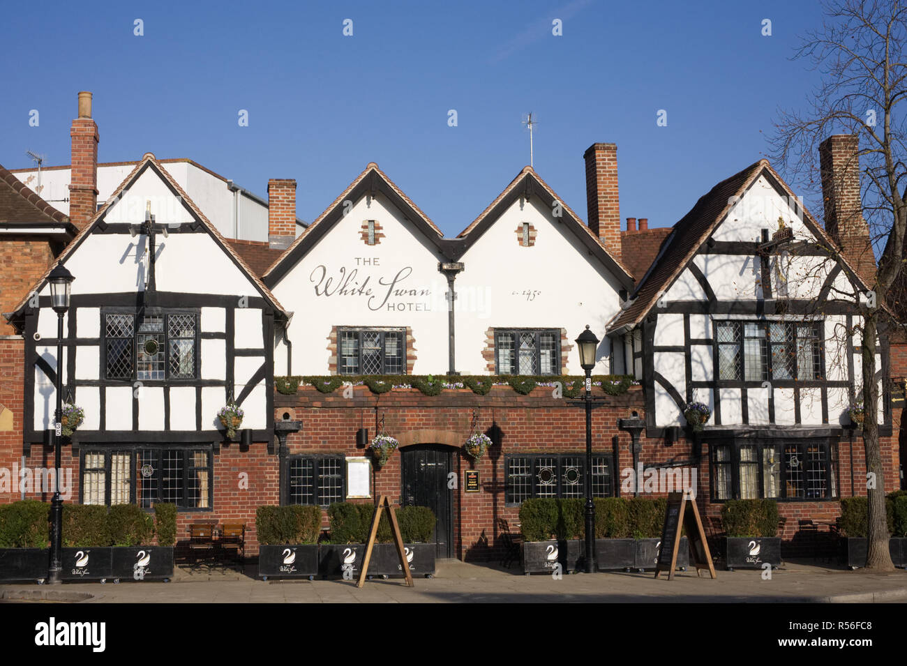 Äußere des White Swan Hotel, Stratford-upon-Avon. Stockfoto