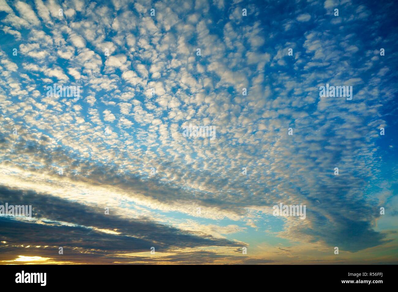 Bewölkter Himmel, Insel Chiloé, Chile Stockfoto