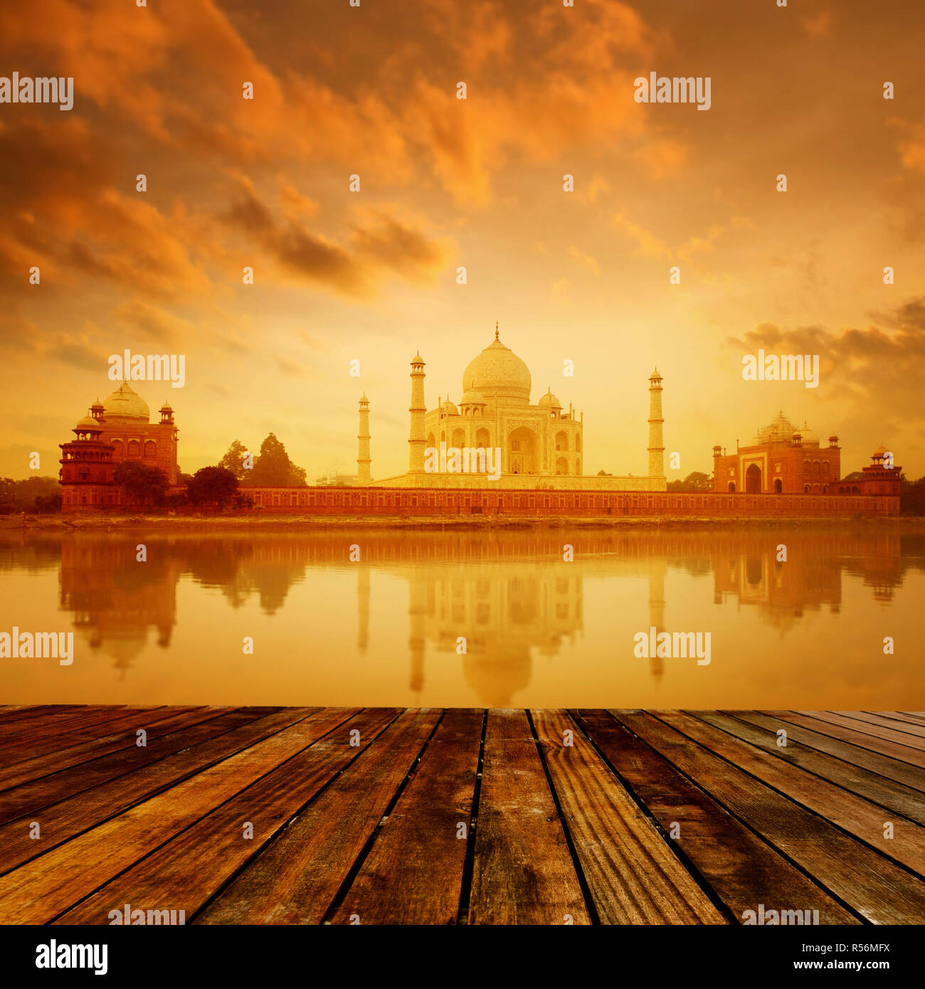 Taj Mahal in Agra Indien Über sunrise Stockfoto