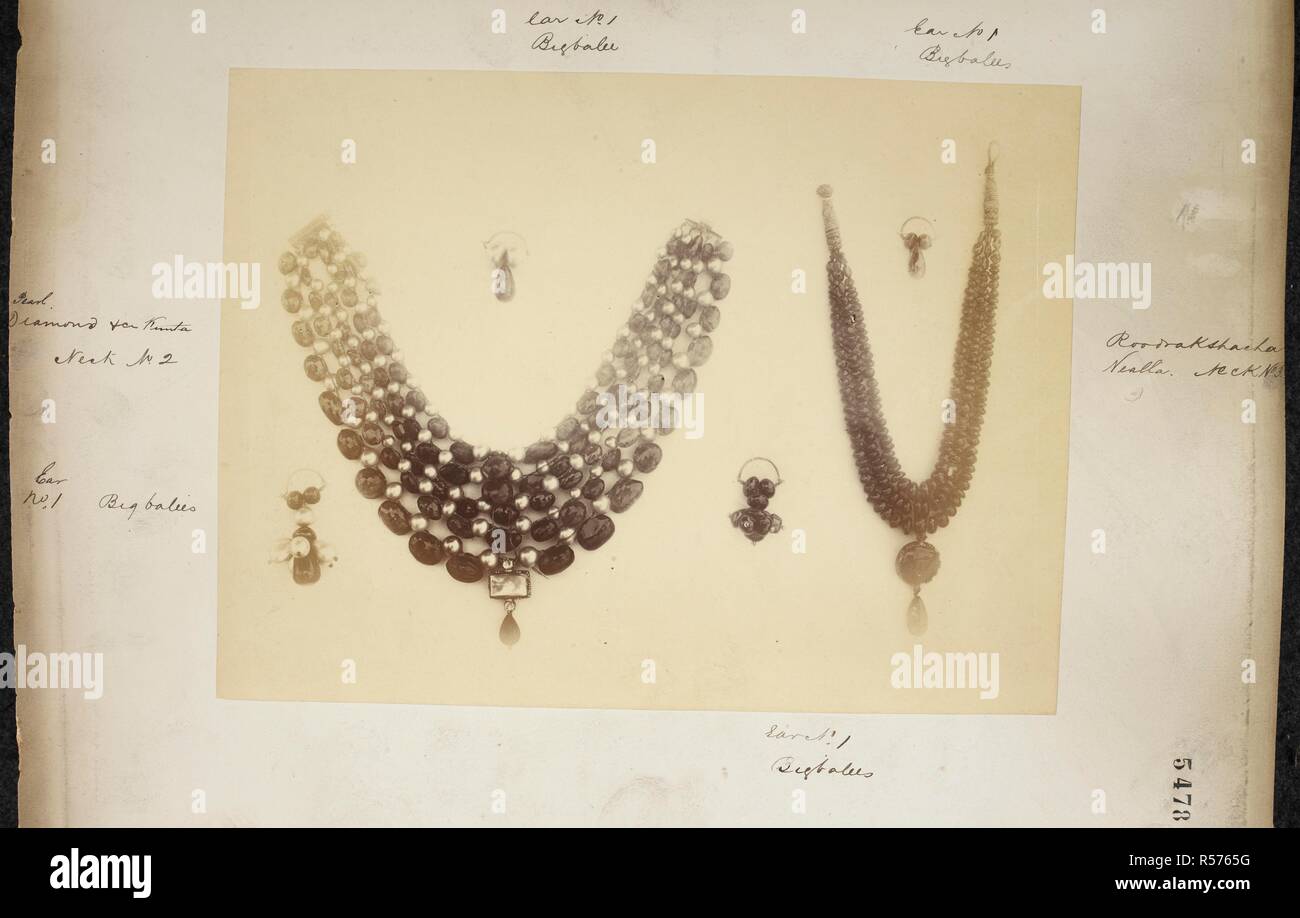 Schmuck vom Gaekwar von Baroda: Ohrringe und necklets. Archäologische übersicht von Indien Sammlungen: Indien Office Serie (Band 60). c. 1880. Foto. Quelle: Foto 1000/60 (5478). Sprache: Englisch. Autor: Unbekannt. Stockfoto