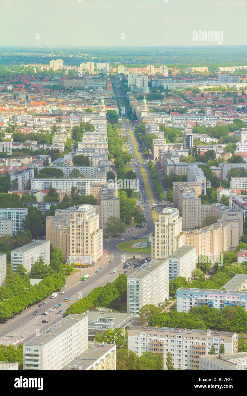 Luftaufnahme des Berliner Skyline mit bunten Gebäude Stockfoto