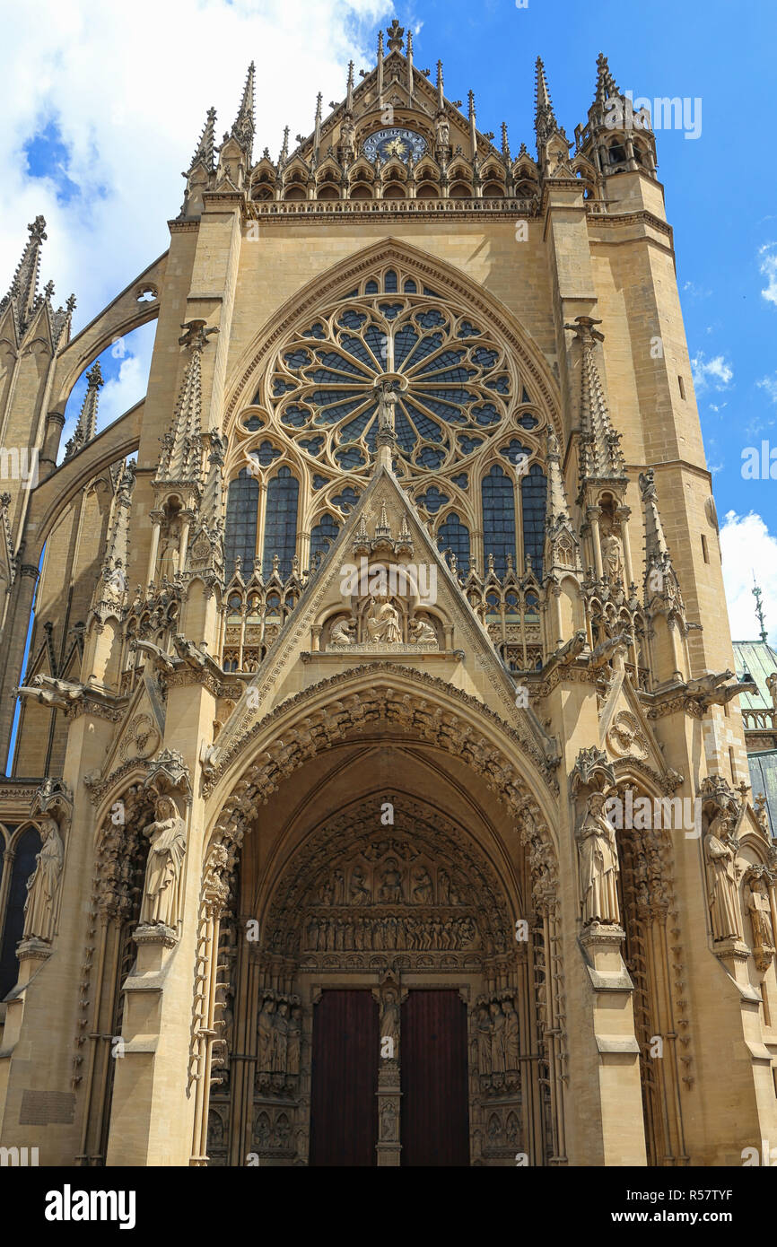 Hauptportal der Kathedrale Saint-Ã©tienne in Metz Stockfoto