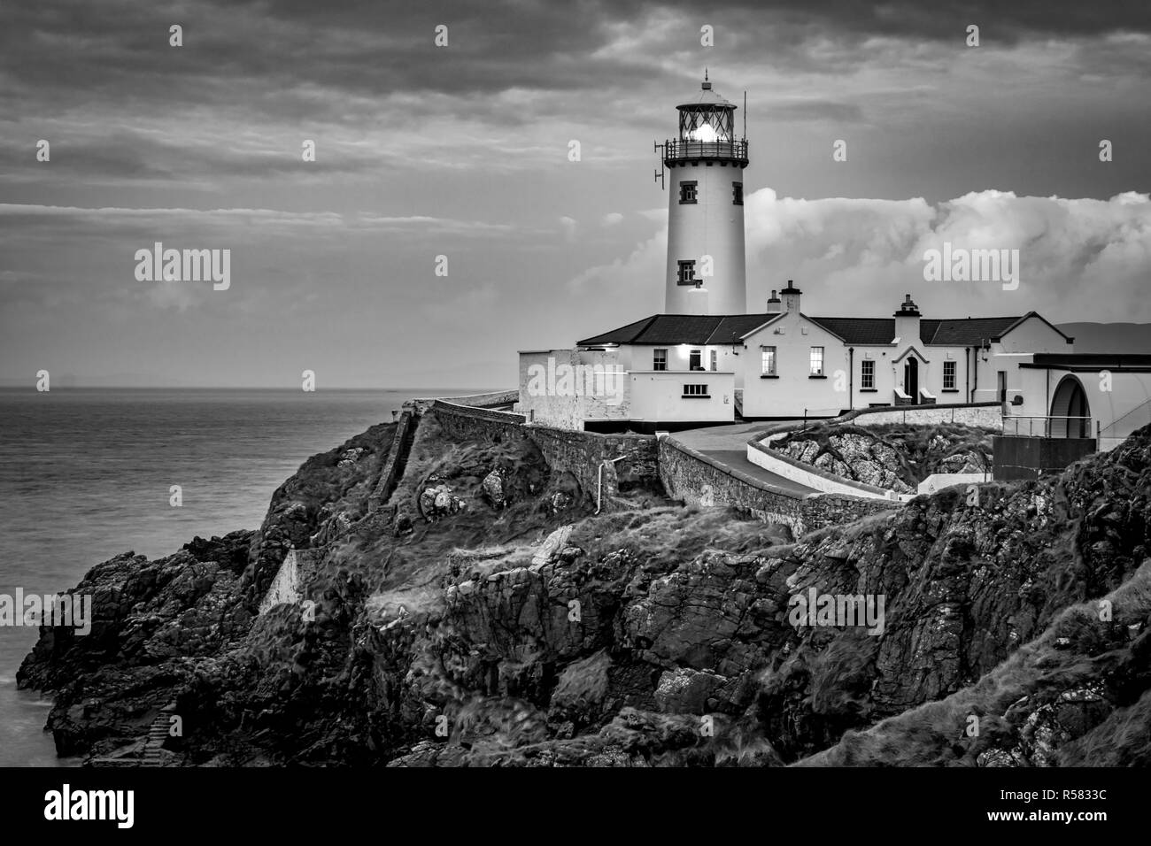 Das ist ein Bild von Fanad Licht Haus an der Nordküste von Donegal, Irland. Das war kurz vor Sonnenuntergang genommen Stockfoto