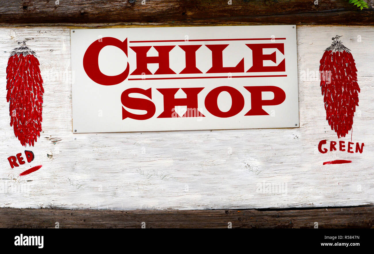 Ein Zeichen wirbt Chile Pfeffer für den Verkauf in der hispanischen Dorf Chimayo, New Mexico. Stockfoto