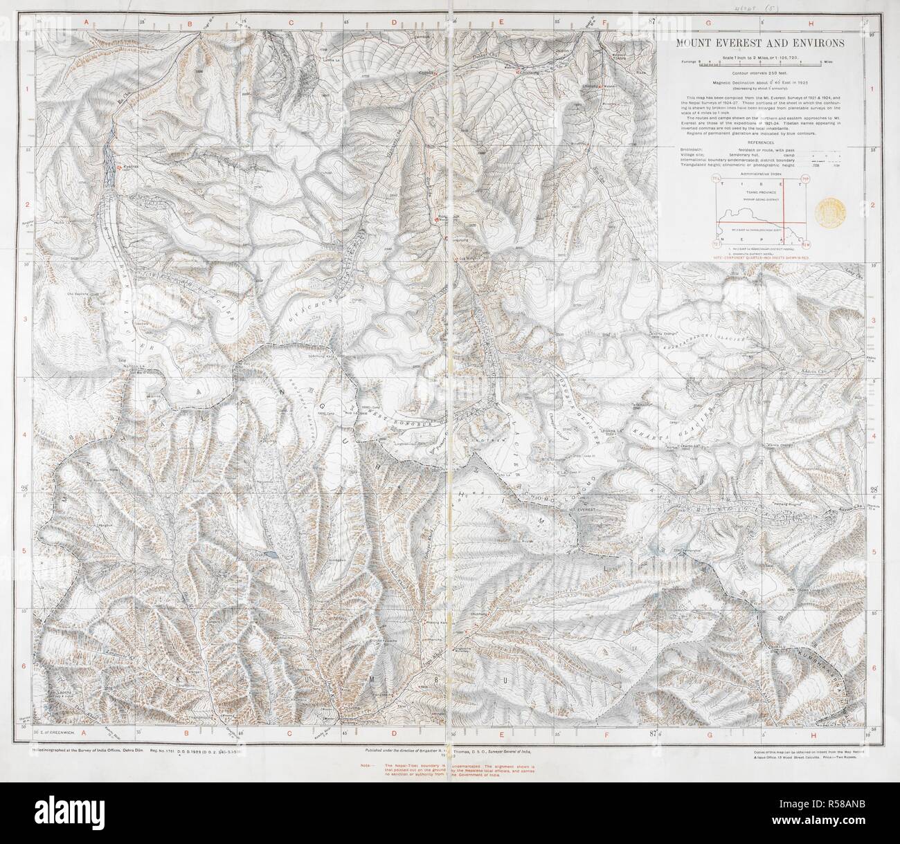 Eine Karte des Mount Everest und die Umgebung. Mount Everest und Umgebung. Skala, 1 Zoll bis 2 Meilen, etc. Dehra Dun: Übersicht von Indien, 1930. Quelle: Karten 46848. (5.). Sprache: Englisch. Stockfoto