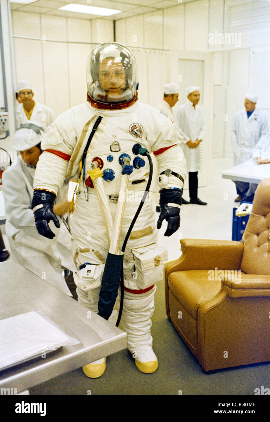 (26 Juli 1971) - - - Astronaut David R. Scott, Kommandant der Apollo 15 Mondlandung Mission geht durch passende Operationen Stockfoto