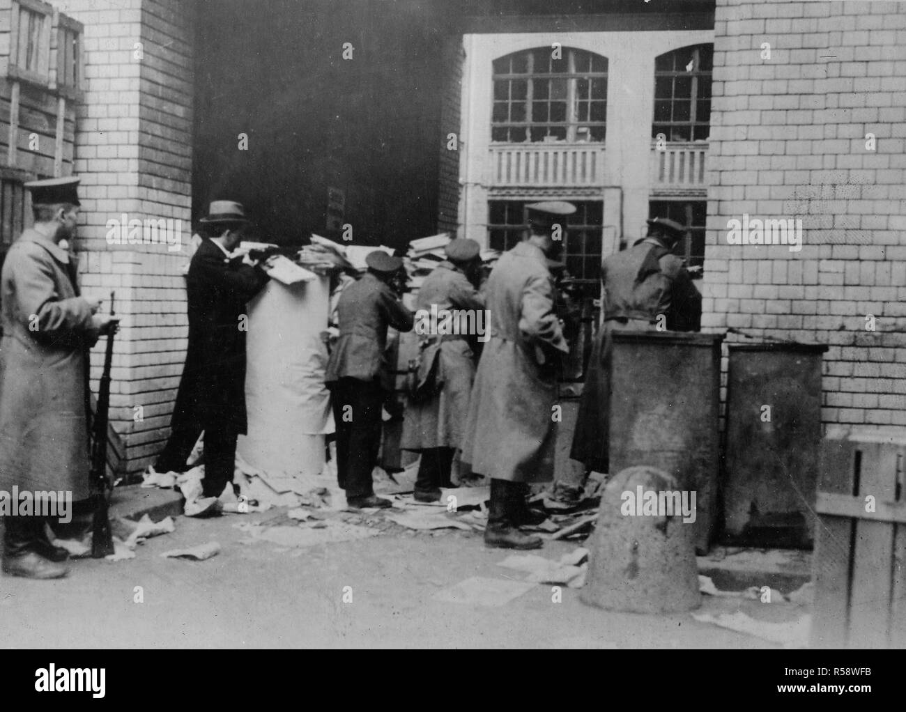 Deutsche Revolution - Sparticides Verteidigung Gebäude, Berlin, Deutschland Ca. 1918-1919 Stockfoto