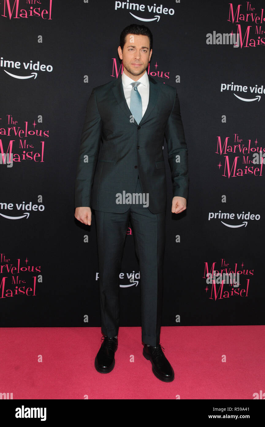 New York, NY, USA. 29 Nov, 2018. Zachary Levi am Amazon Prime Video Original Serie Premiere der wunderbaren Frau Maisel am Pariser Theater in New York City am 29. November 2018. Quelle: John Palmer/Medien Punch/Alamy leben Nachrichten Stockfoto