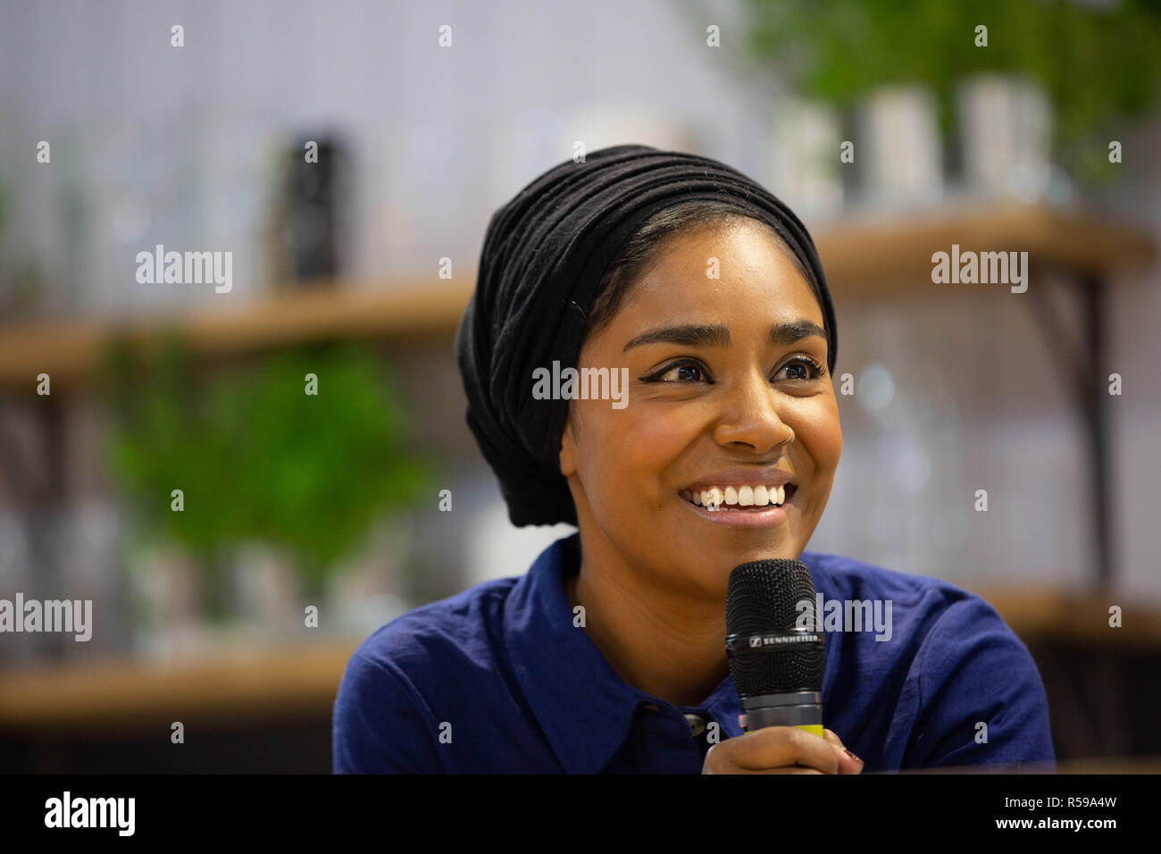 Birmingham, Großbritannien. 30 Nov, 2018. Nadiya Hussain auf der BBC-gutes Essen Bühne sprechen über ihre Familie und Rezepte und Weihnachten Credit: Steven roe/Alamy leben Nachrichten Stockfoto