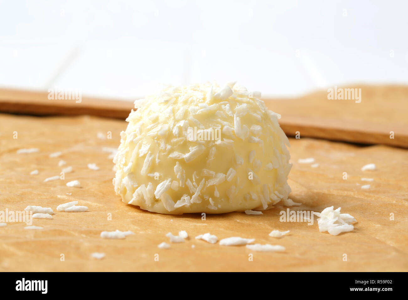 Weiße Schokolade und Kokosnuss Trüffel Stockfoto
