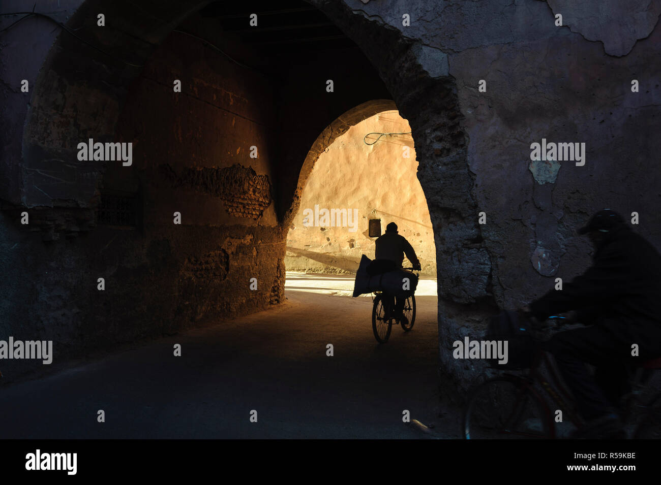 27-02-15, Marrakesch, Marokko. Straßenszenen in der Medina. Foto © Simon Grosset Stockfoto