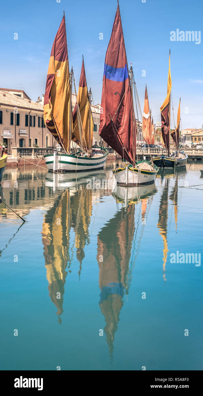 2017-07-27 - Cesenatico, Emilia Romagna, Italien. Antike angeln Segelboote im Hafen von Cesenatico Stockfoto