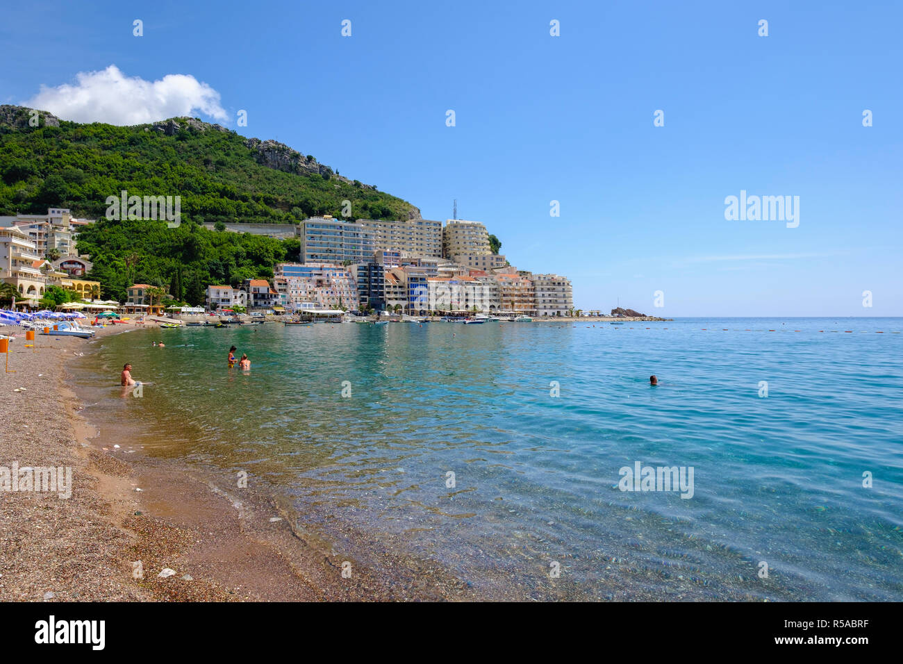 Strand in Rafailovici, in der Nähe von Budva, Adria, Montenegro Stockfoto