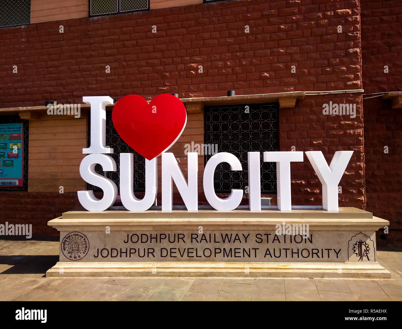 Typografie kunst Montage außerhalb von Jodhpur Bahnhof, Jodhpur ist auch als Suncity bekannt Stockfoto