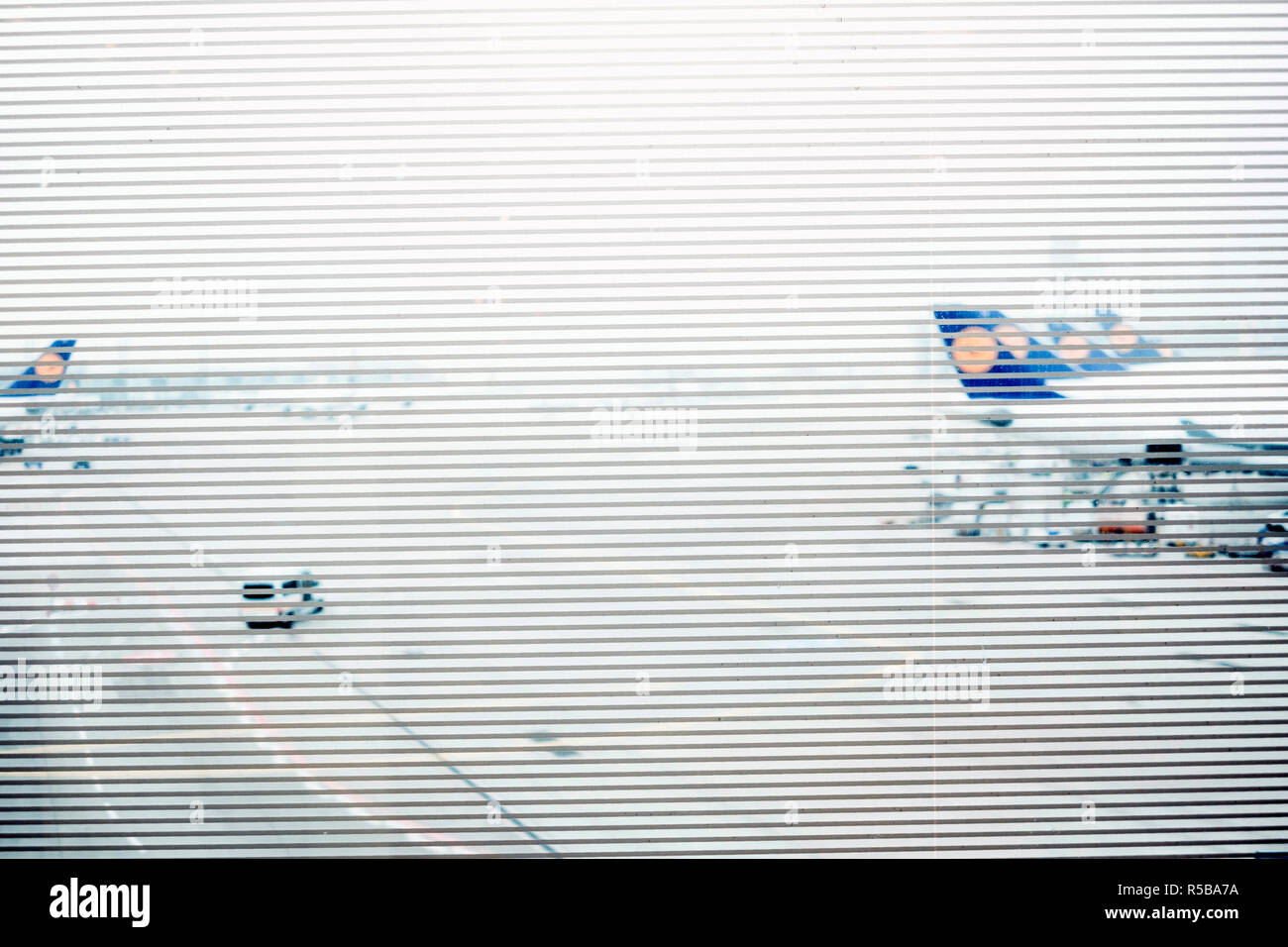 Lufthansa Flugzeuge parken im Terminal 1, Flughafen Frankfurt FRA, Deutschland, November 2018 Stockfoto