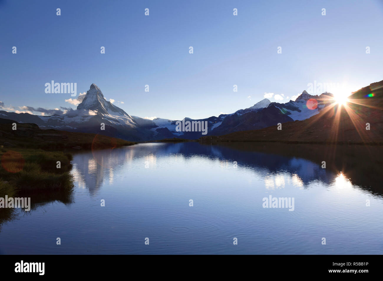 Schweiz, Wallis, Zermatt, See Stelli und Matterhorn (Cervin) Peak Stockfoto