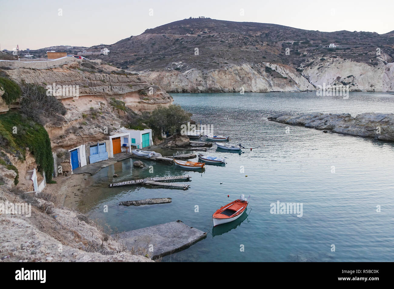 Das schöne Fischerdorf Mandrakia in Milos Stockfoto