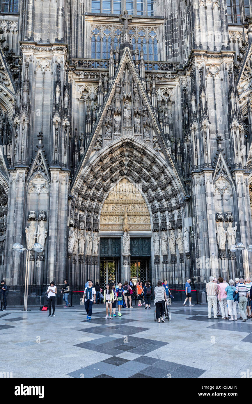 Köln, Deutschland. Eingang zum Kölner Dom. Stockfoto